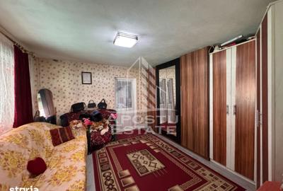 Casă cu 2 camere semidecomandat cu Teren 307 Mp în Central