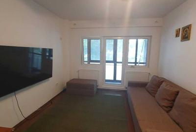 Apartament cu 2 camere decomandat în Roșu