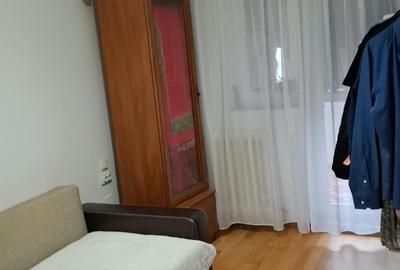 Apartament cu 4 camere decomandat în Dacia