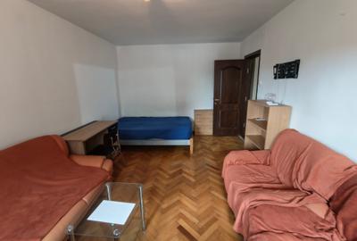 Garsonieră decomandată în Complex Studențesc