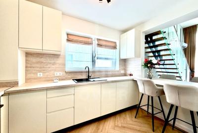 Apartament cu 5 camere decomandat în Cristian - 3