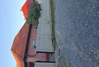 Casă cu 2 camere cu Teren 1028 Mp în Răcăștia