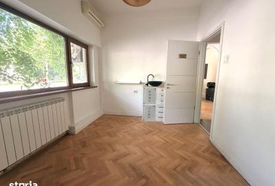 Apartament cu 3 camere în Victoriei