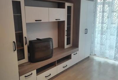 Apartament cu 2 camere decomandat în Decebal