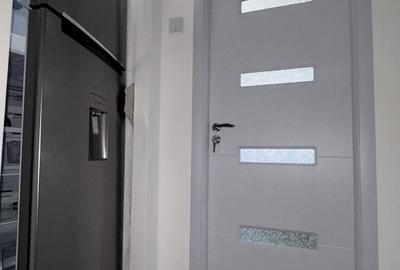Apartament cu 3 camere decomandat în Calea București