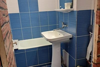 Garsonieră decomandată în Zăvoi - 2