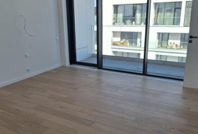 Penthouse cu 4 camere semidecomandat în 13 Septembrie - 25