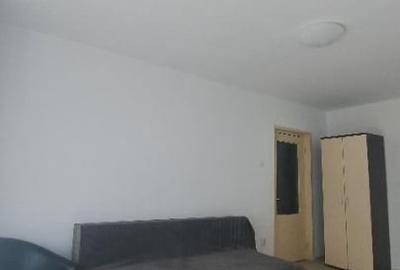 Apartament cu 2 camere decomandat, mobilat în B-dul București