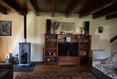 Casă cu 4 camere cu Teren 1700 Mp în Central - 2