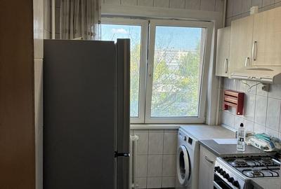 Apartament cu 2 camere decomandat în Titan