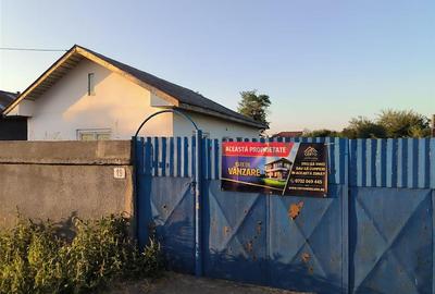 Casă cu 3 camere cu Canalizare în Novaci
