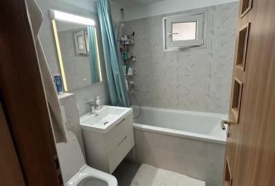 Apartament cu 3 camere decomandat în Baba Novac