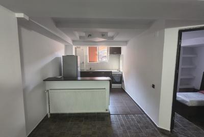 Apartament cu 2 camere semidecomandat în Steaua
