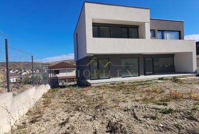 Casă cu 4 camere în Chinteni