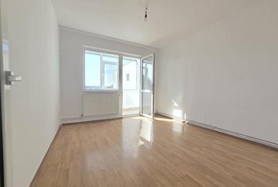 Apartament cu 2 camere decomandat în Micro 38