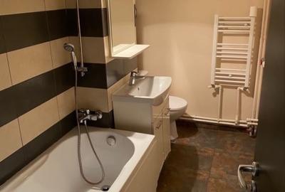 Apartament cu 2 camere semidecomandat în Podu Roș