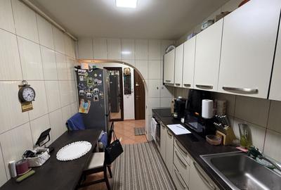 Apartament cu 3 camere semidecomandat, mobilat în Central - 12