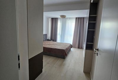 Apartament cu 2 camere decomandat în Calea București