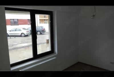 Apartament cu 3 camere semidecomandat în Central - 2