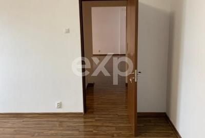 Apartament cu 2 camere semidecomandat în Centrul Civic