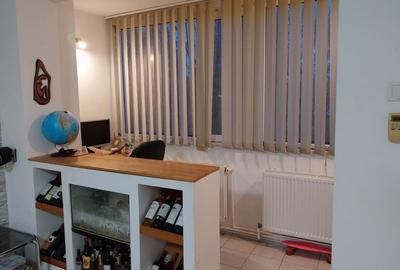 Apartament cu 2 camere decomandat în Exterior Vest