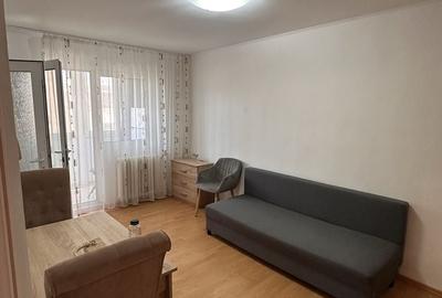 Garsonieră decomandată în UTA - 1