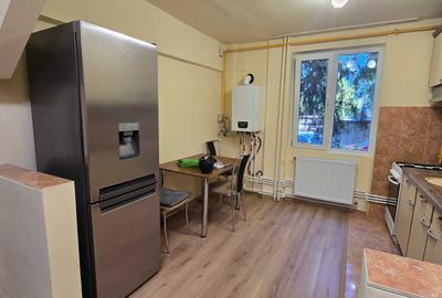 Apartament cu 3 camere decomandat în Nord