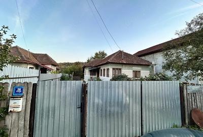 Casă cu 3 camere cu Teren 902 Mp în Berislăvești