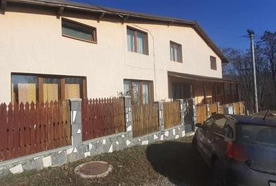 Casă cu 4 camere în Central - 3
