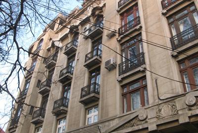 Apartament cu 2 camere decomandat în Cișmigiu