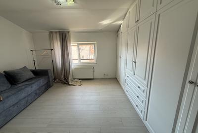 Apartament cu 3 camere decomandat, mobilat în Dâmbovița