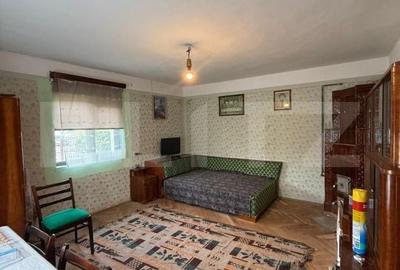 Casă cu 3 camere cu Teren 800 Mp în Unirii - 2