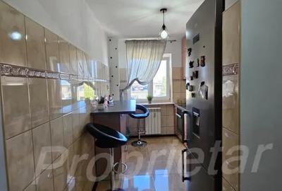 Apartament cu 2 camere decomandat, mobilat în CET - 7