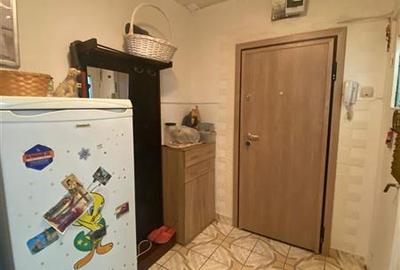 Apartament cu 3 camere semidecomandat, mobilat în Berceni - 9