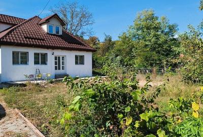 Casă cu 5 camere cu Teren 2000 Mp în Central