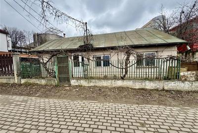 Casă cu 3 camere cu Teren 447 Mp în Bucium - 1