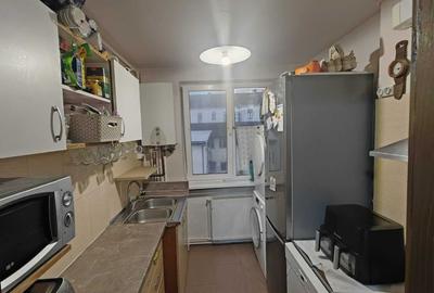 Apartament cu 3 camere semidecomandat în Central