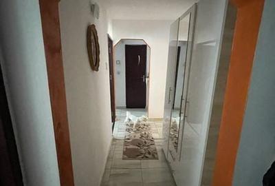Apartament cu 4 camere decomandat în Broșteni - 8