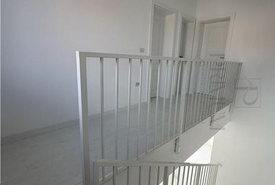 Casă cu 4 camere decomandat în Central