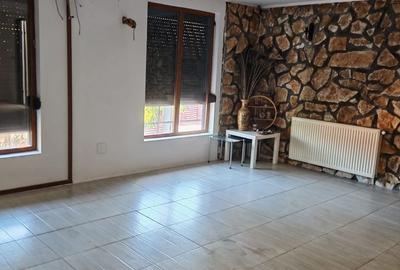 Casă cu 4 camere în Chiajna