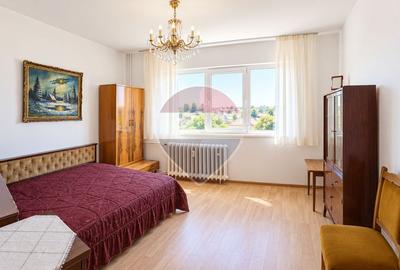 Apartament cu 3 camere decomandat, mobilat în Republicii