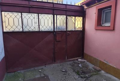 Casă cu Teren 285 Mp în Coiciu