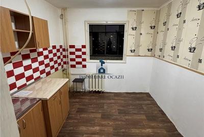 Apartament cu 3 camere semidecomandat în Berceni - 2