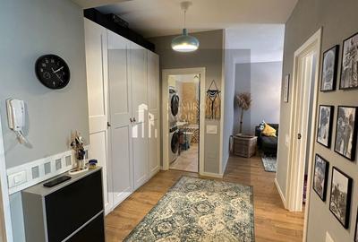 Apartament cu 3 camere decomandat în Metalurgiei