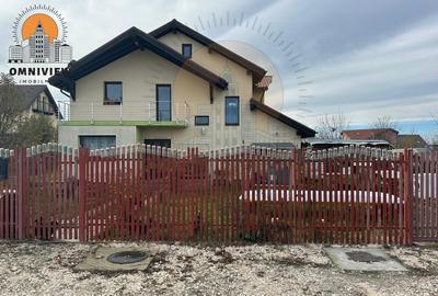 Casă individuală cu 5 camere cu Teren 556 Mp în Stupini