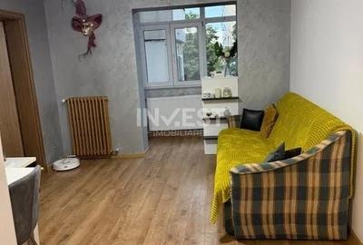 Apartament cu 3 camere semidecomandat în Tătărași