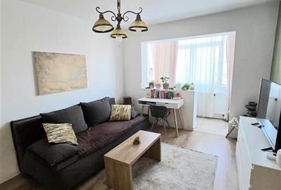 Apartament cu 3 camere semidecomandat, mobilat în Dacia
