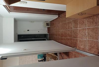 Apartament cu 2 camere decomandat în CET