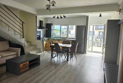 Duplex cu 4 camere cu Canalizare în Sânpetru