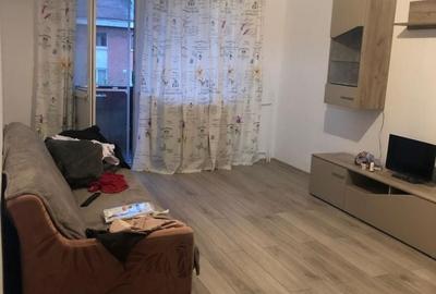 Apartament cu 3 camere decomandat în Babadag